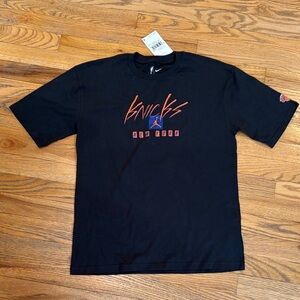 New York Knicks, NBA T-shirt NWT youth large